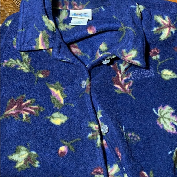 VTG fleece button up🍂 - Picture 5 of 9